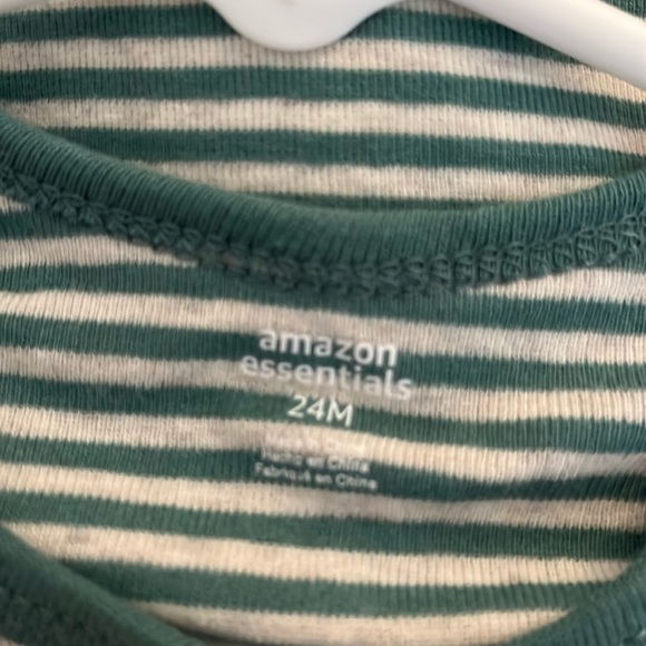 NWOT Size 24M Amazon Essentials Onesie - Picture 3 of 3
